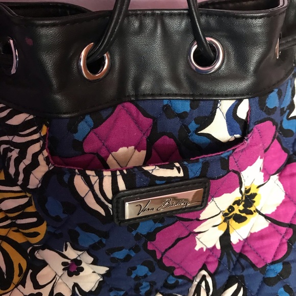 Sale!! Vera Bradley Bucket Bag - Picture 6 of 6